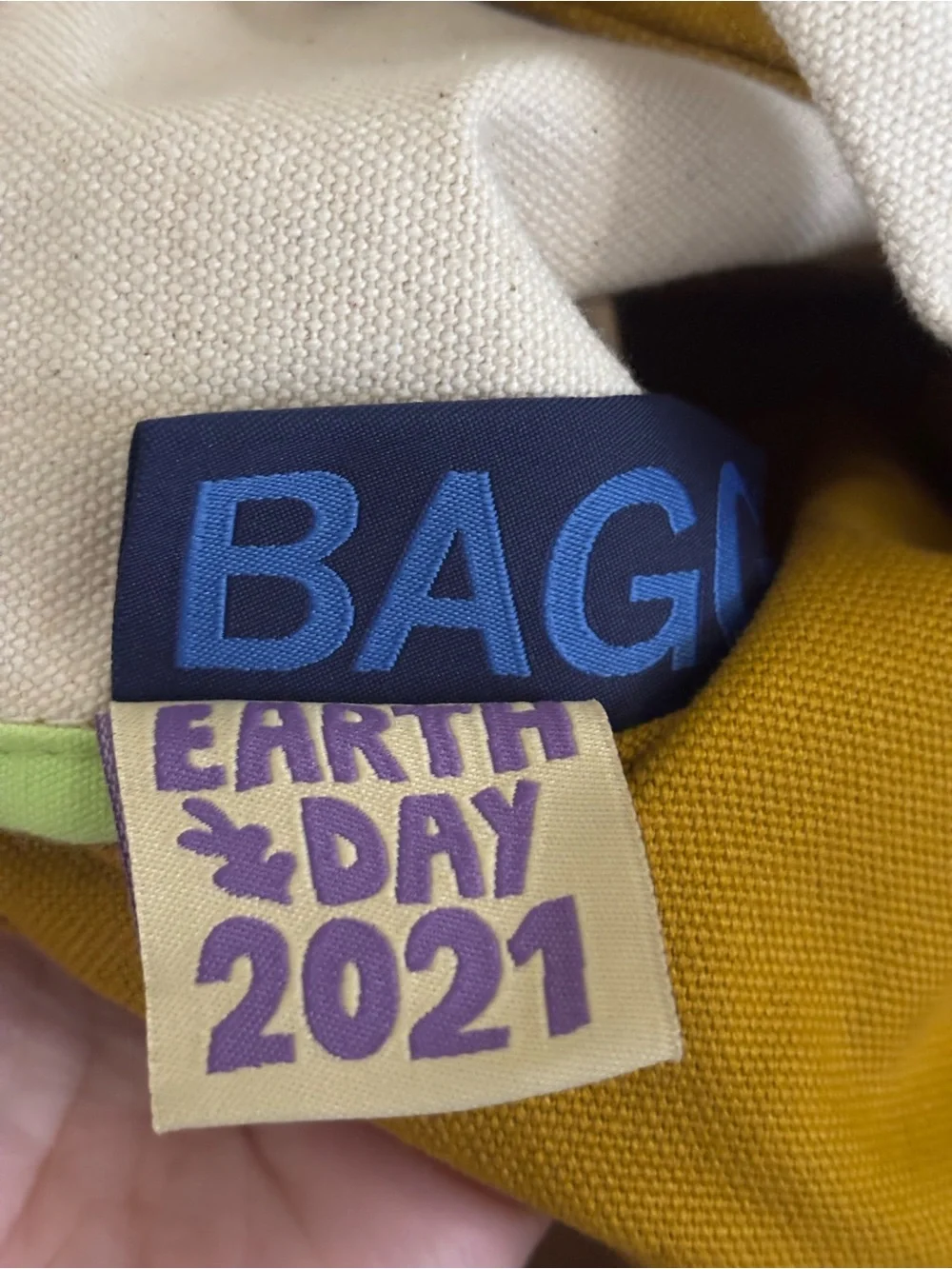 Baggu Two Tone Cotton Horizontal Duck Bag Tote
Shoulder Bag Deadstock Earth
Day - Picture 9 of 9